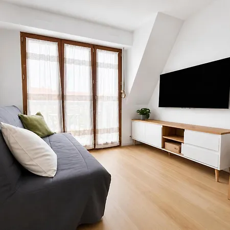 T2, Moderne, Balcon Avec Vue Et Parking Prive Appartement